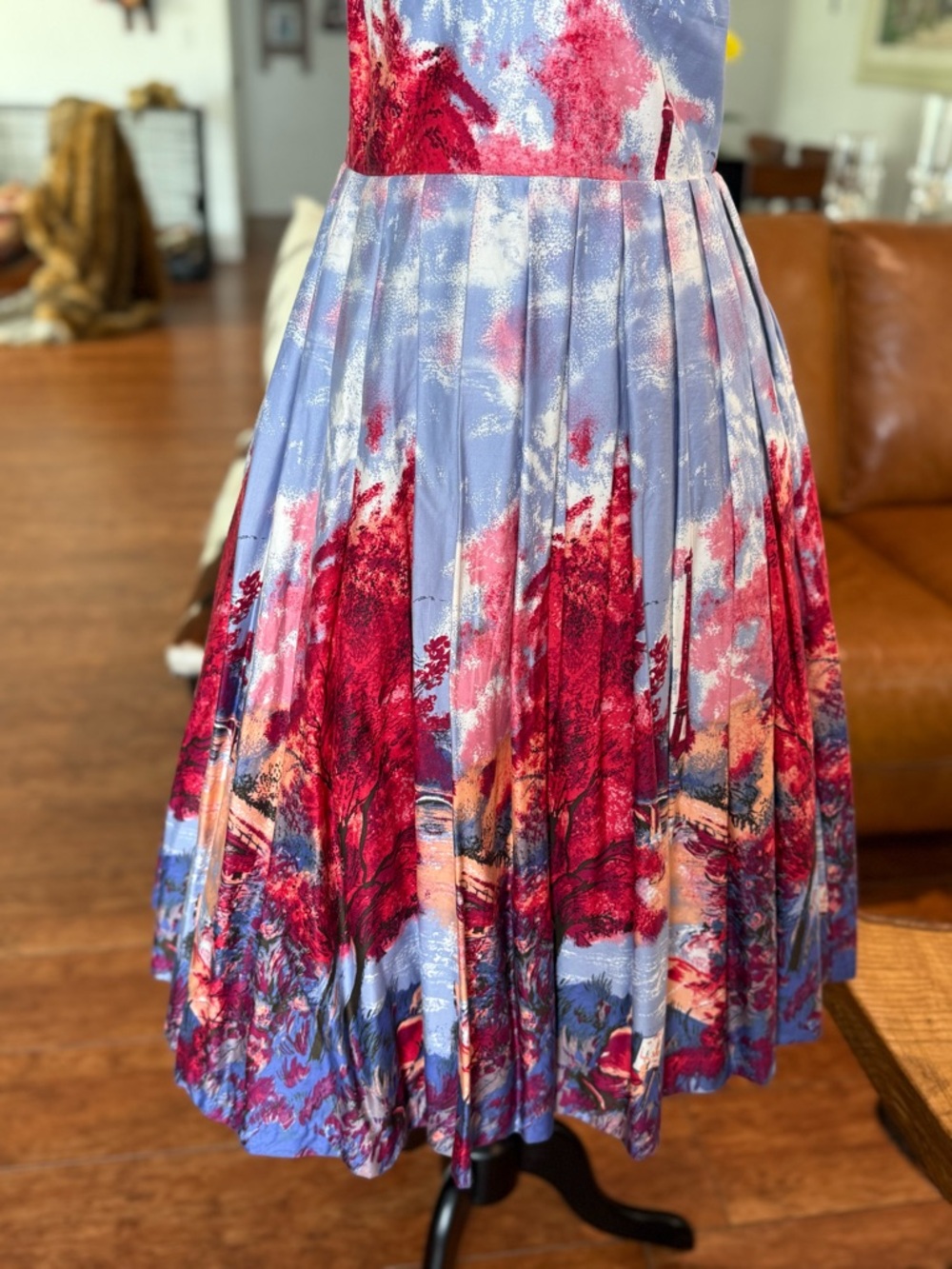 š Retrospecād Elizabeth in Gay Pari Retro Spring Summer Dress - Picture 9 of 13